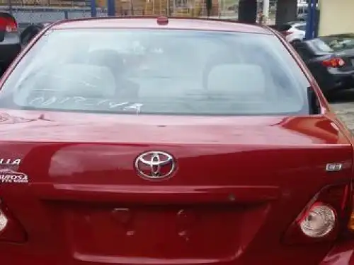 Toyota Corolla LE 2009