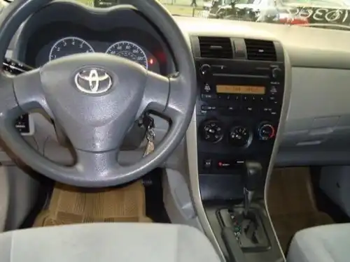 Toyota Corolla LE 2009