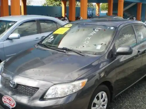 Toyota Corolla LE 2009