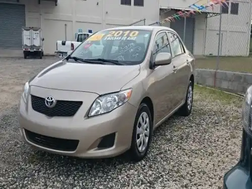 Toyota Corolla LE 2010