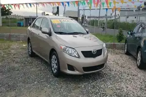 Toyota Corolla LE 2010