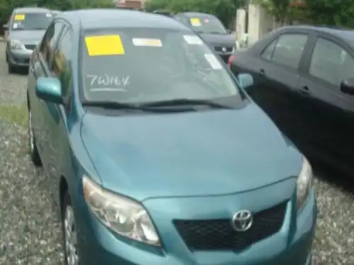 Toyota Corolla LE 2010