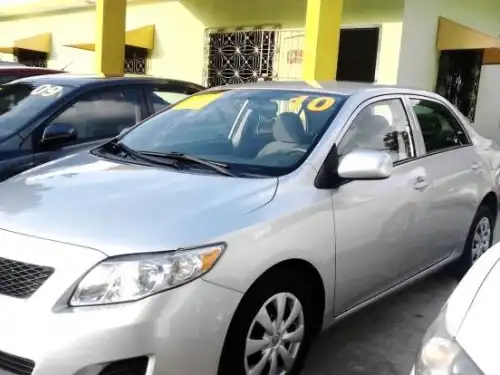 Toyota Corolla LE 2010