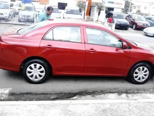 Toyota Corolla LE 2010