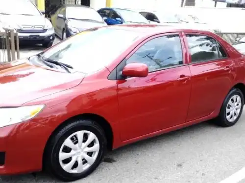 Toyota Corolla LE 2010