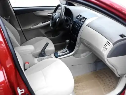 Toyota Corolla LE 2010