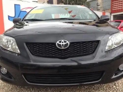 Toyota Corolla LE 2010