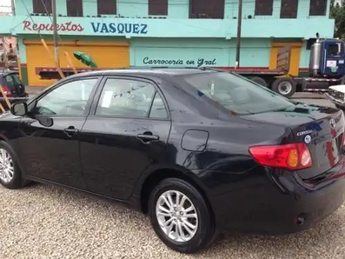 Toyota Corolla LE 2010