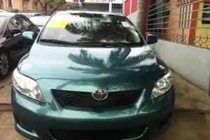 Toyota Corolla LE 2010