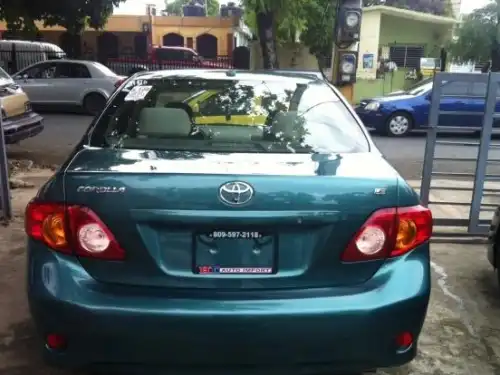 Toyota Corolla LE 2010