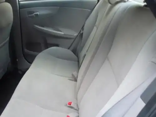 Toyota Corolla LE 2010