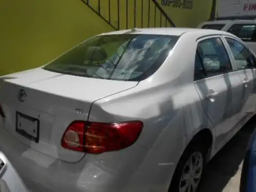 Toyota Corolla LE 2010