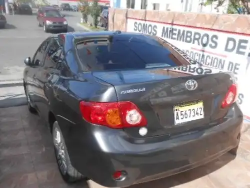 Toyota Corolla LE 2010