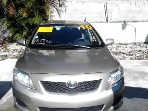 Toyota Corolla LE 2010