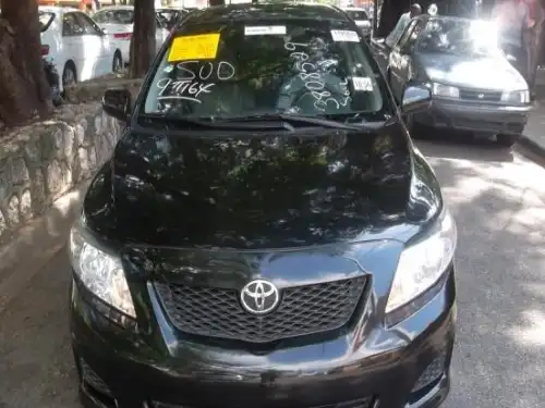 Toyota Corolla LE 2010