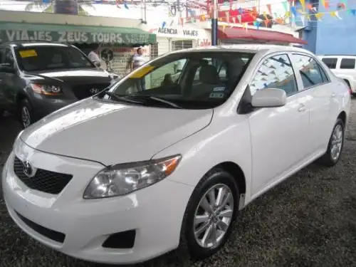 Toyota Corolla LE 2010