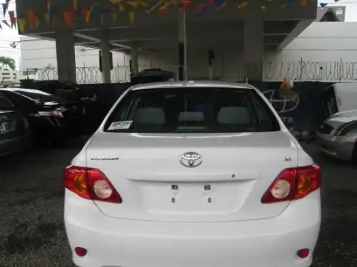 Toyota Corolla LE 2010