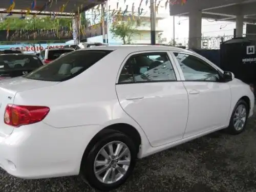 Toyota Corolla LE 2010