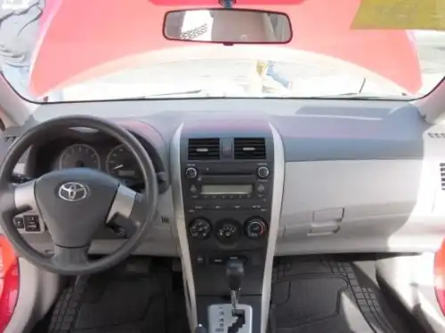 Toyota Corolla LE 2010