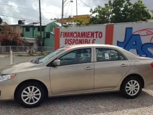 Toyota Corolla LE 2010