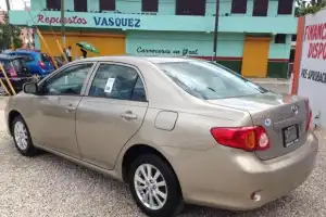 Toyota Corolla LE 2010