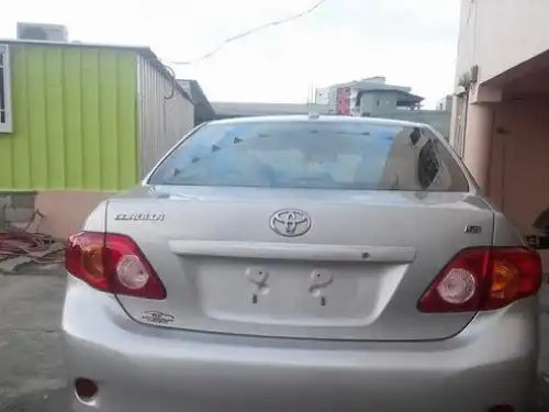 Toyota Corolla LE 2010