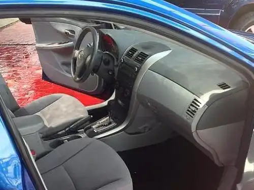 Toyota Corolla LE 2010