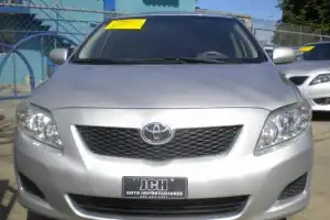 Toyota Corolla LE 2010