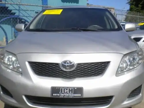Toyota Corolla LE 2010