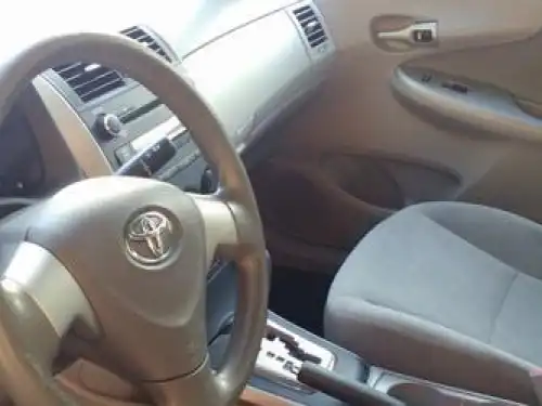 Toyota Corolla LE 2010