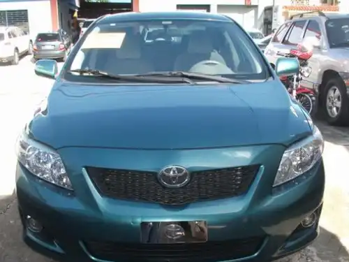 Toyota Corolla LE 2010