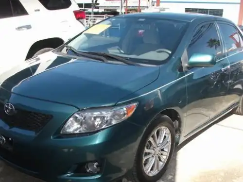 Toyota Corolla LE 2010