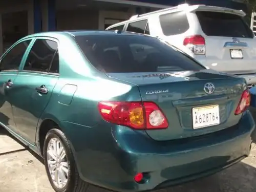 Toyota Corolla LE 2010