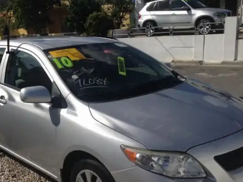 Toyota Corolla LE 2010