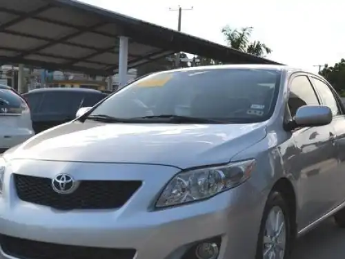 Toyota Corolla LE 2010