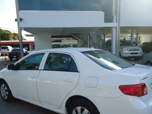 Toyota Corolla LE 2010