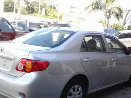 Toyota Corolla LE 2010