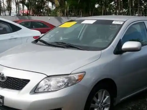 Toyota Corolla LE 2010