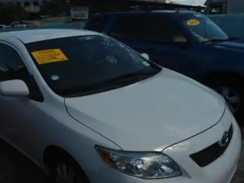 Toyota Corolla LE 2010