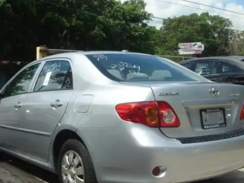 Toyota Corolla LE 2010