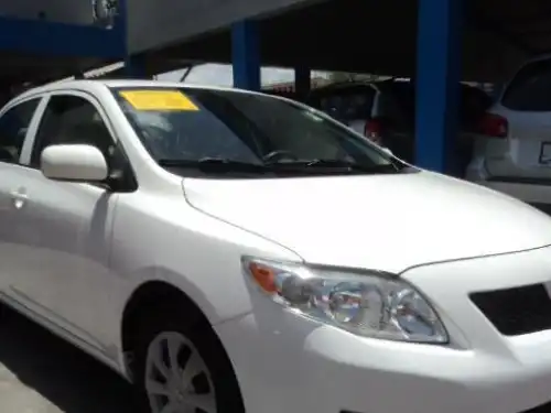 Toyota Corolla LE 2010