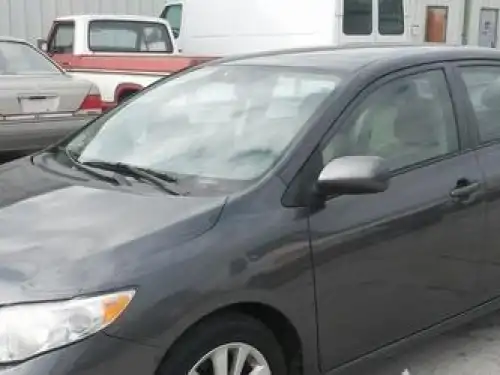 Toyota Corolla LE 2010