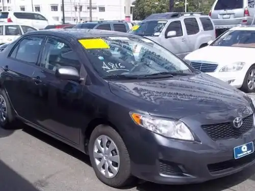 Toyota Corolla LE 2010