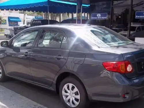 Toyota Corolla LE 2010