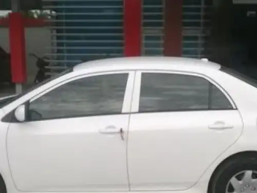 Toyota Corolla LE 2010