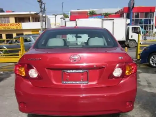 Toyota Corolla LE 2010