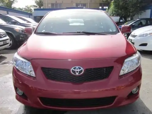 Toyota Corolla LE 2010