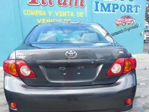 Toyota Corolla LE 2010