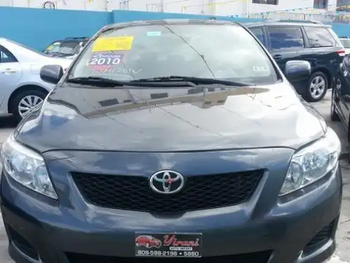 Toyota Corolla LE 2010