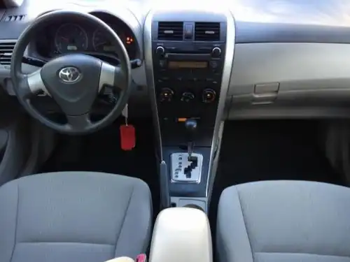 Toyota Corolla LE 2010